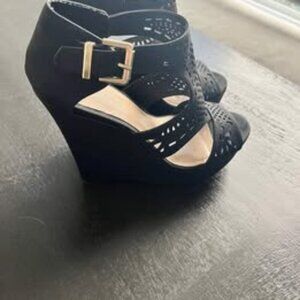 Black Wedged Women's Sandals Size 7 With Black Detail and Buckle from Spring